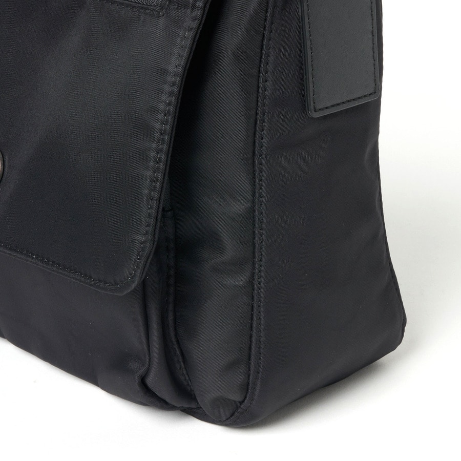 Logo Shoulder Bag 詳細画像 Black 4