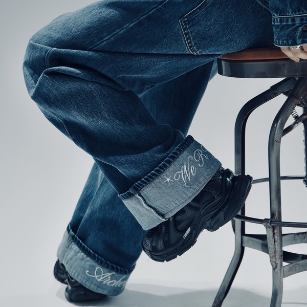 Cursive Logo Denim Pants 詳細画像 Black 17