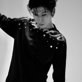 Sparkle Cursive Logo LS Tee 詳細画像