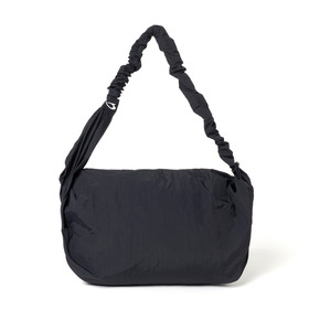 Essential Shoulder Bag 詳細画像