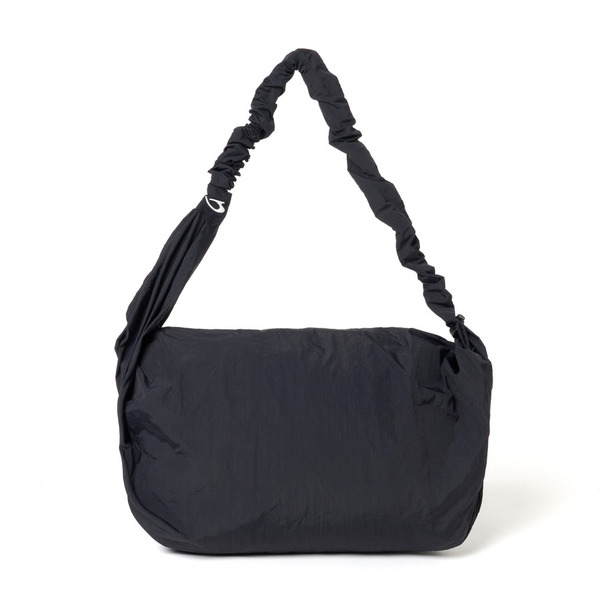 Essential Shoulder Bag 詳細画像 Black 2